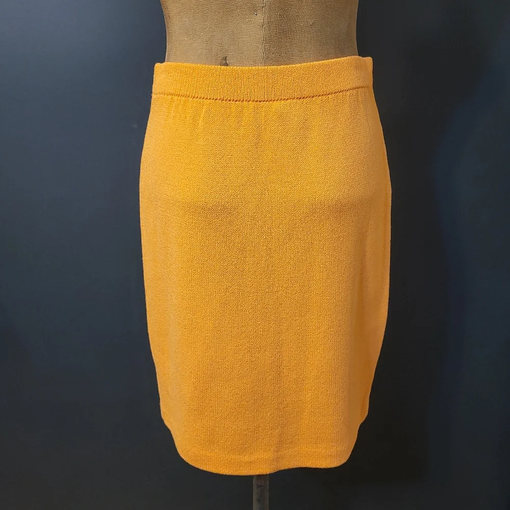 St. John Orange Two Piece Knit Skirt Set Size S / 2 - Picture 7 of 10